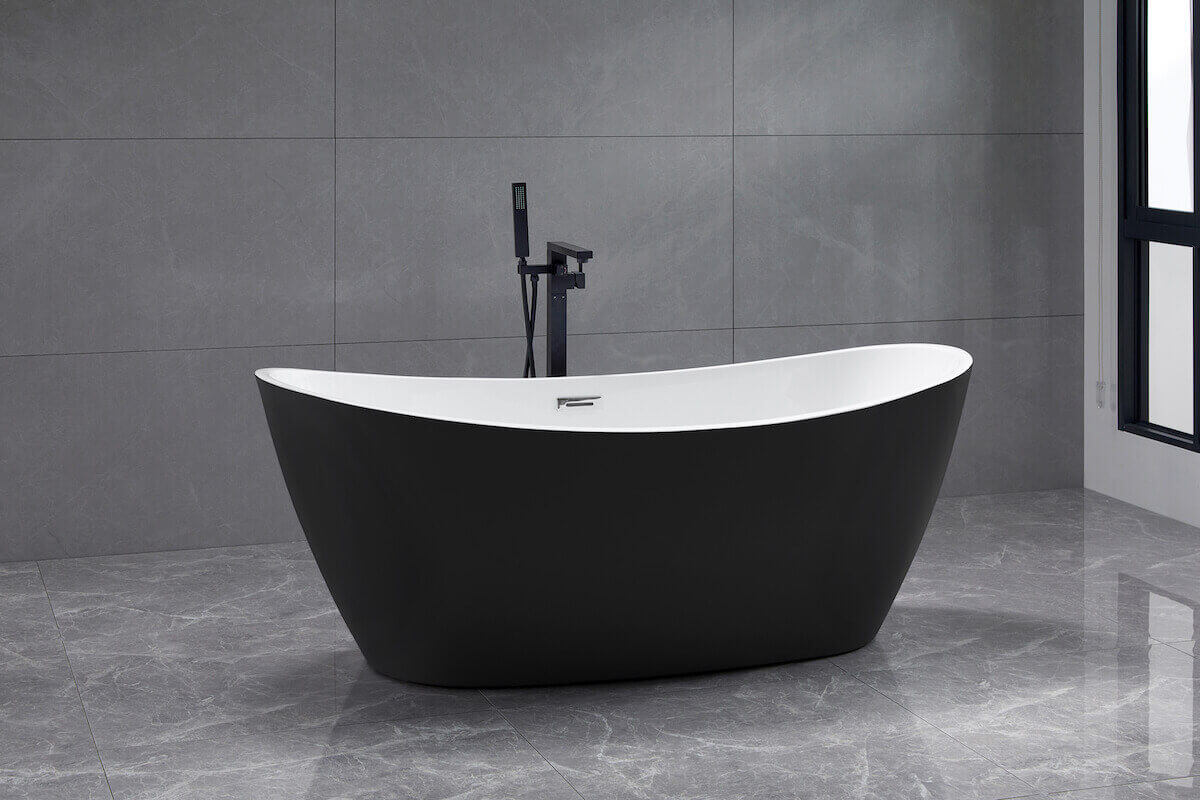 black freestanding bathtub