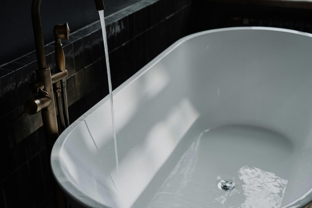 free standing tub -conric