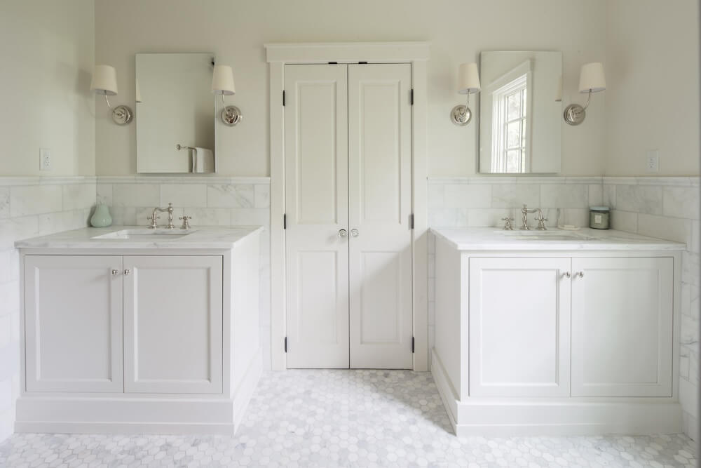 jack and jill bathroom - conric