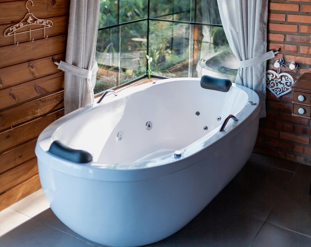 massage bathtub